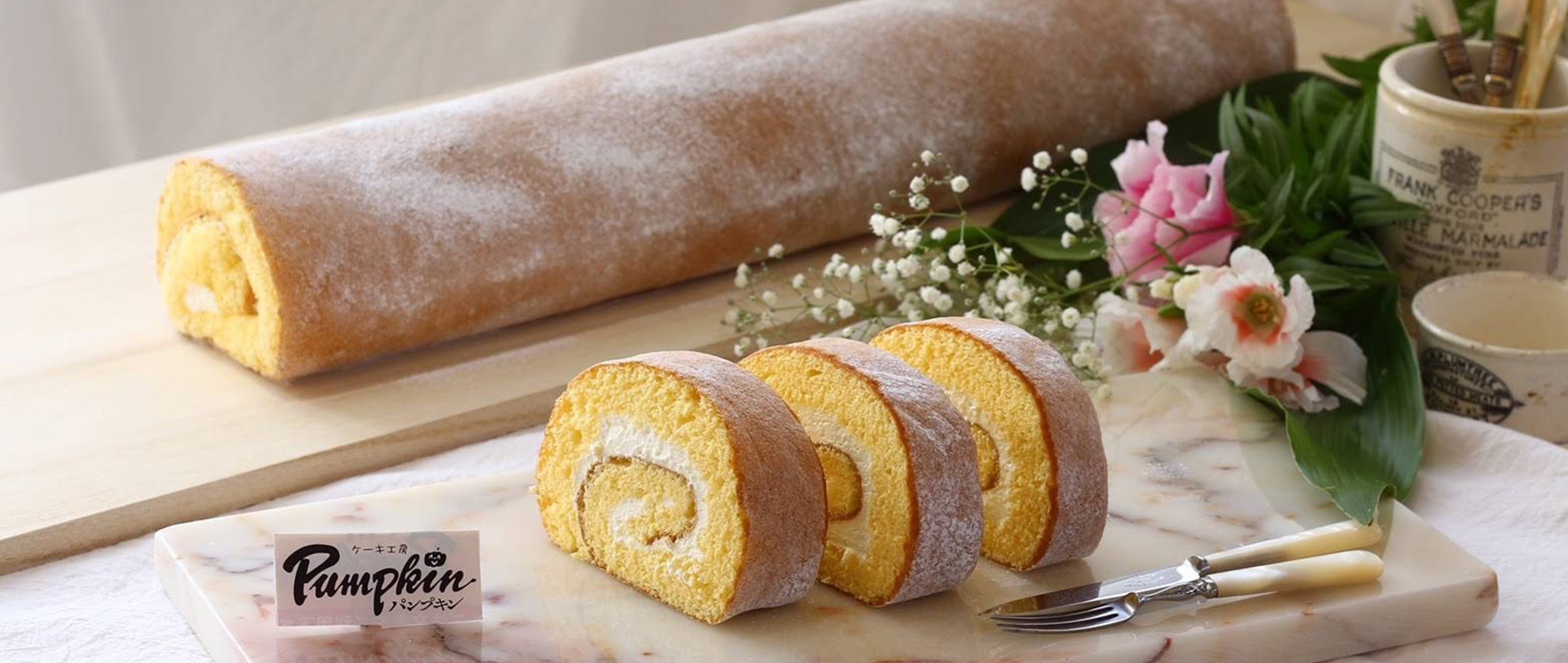 Wow! 50 cm! A Roll Cake? No! It's a Long Cake!